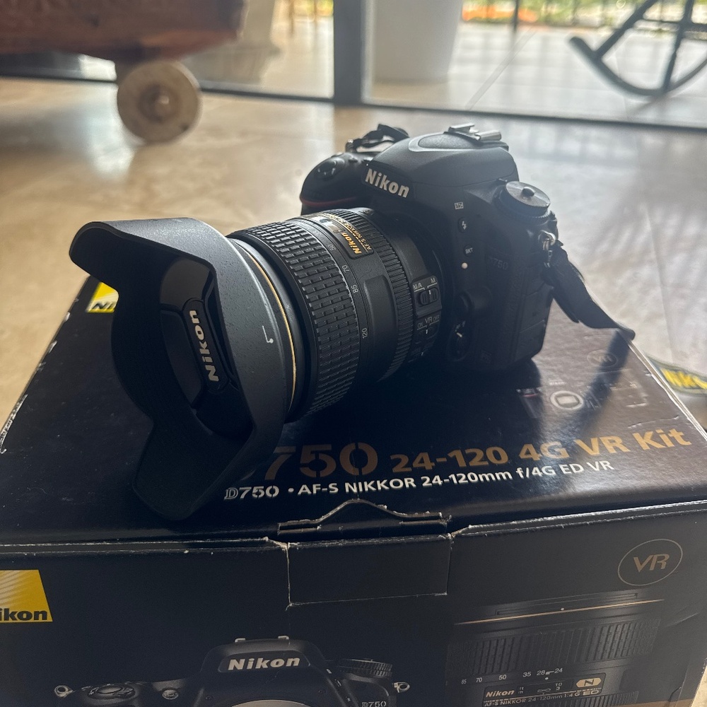 Nikon d750 Camera (With box, original packaging, all parts)